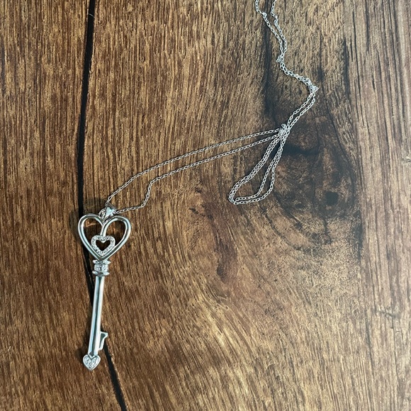 Antique Skeleton Key Necklance - Picture 2 of 2